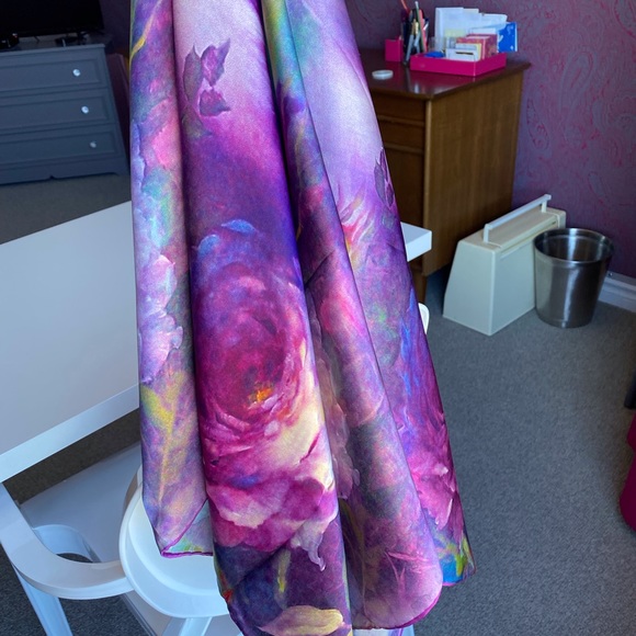 Silk printed scarf - Picture 5 of 6